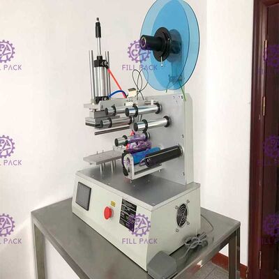 آلة وضع العلامات على الزجاجات المسطحة المربعة 2000BPH الجرار اللاصق شبه الأوتوماتيكي