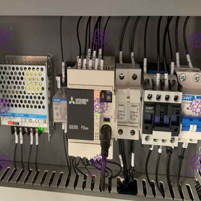 جانب واحد 50bpm الحيوانات الأليفة زجاجة بلاستيكية ذاتية اللصق آلة الوسم