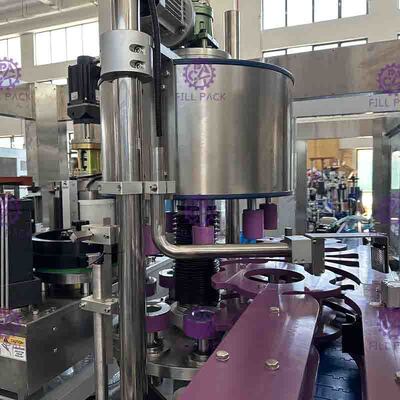 OPP الغراء الساخن نذوب زجاجة المياه / آلة وسم العلامات بسرعة عالية