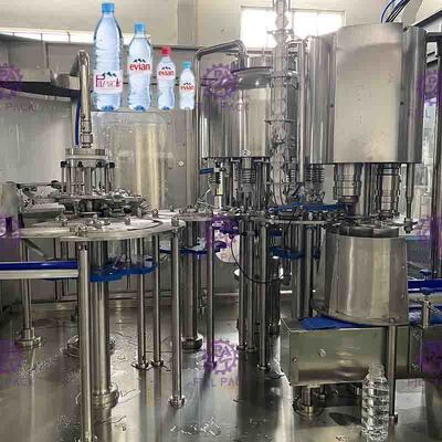معدات تعبئة زجاجة المياه الصغيرة الأوتوماتيكية PET 3 في 1 / قطعة واحدة أسبيتيك 2000 مل