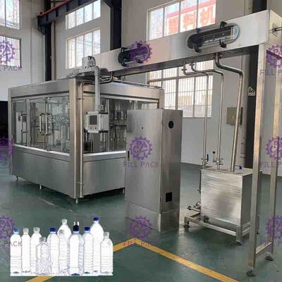 3-في -1 آلة تعبئة مياه الشرب مع PLC تحكم Monoblock 24 رؤساء