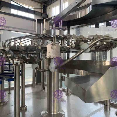 3-في -1 آلة تعبئة مياه الشرب مع PLC تحكم Monoblock 24 رؤساء