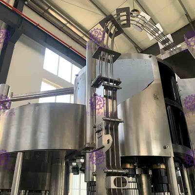 3-في -1 آلة تعبئة مياه الشرب مع PLC تحكم Monoblock 24 رؤساء