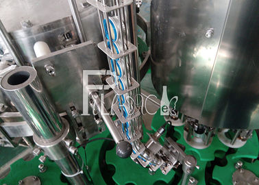 PET بلاستيك زجاج 3 في 1 Monobloc شرب المشروبات الغازية آلة إنتاج زجاجة مياه / معدات / مصنع / نظام