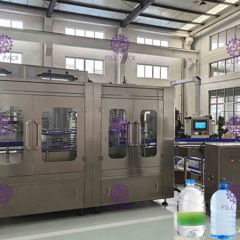 3L / 5L / 10L زجاجة مياه معدنية بلاستيكية 2 في 1 معدات حشو الشطاف كابر / مصنع / آلة / نظام / خط