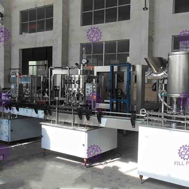 الخطي نوع المعدات لينة شراب تعبئة 0.25L - 2.5L لزجاجة من البلاستيك